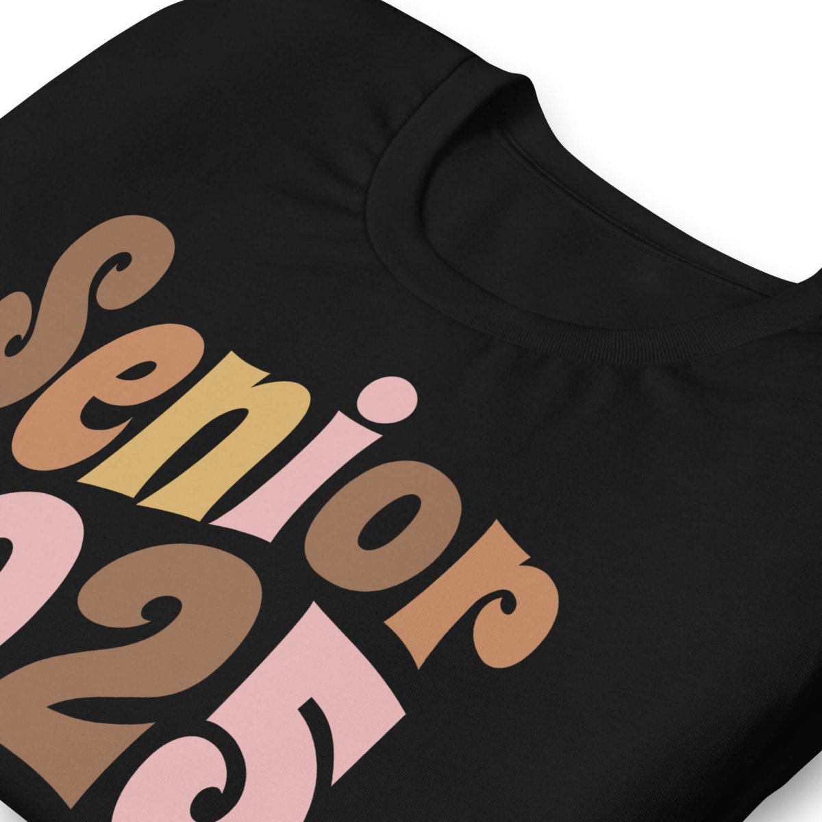 تيشيرت تخرج أنيق 2025 بلون أسود ومقاسات متعددة